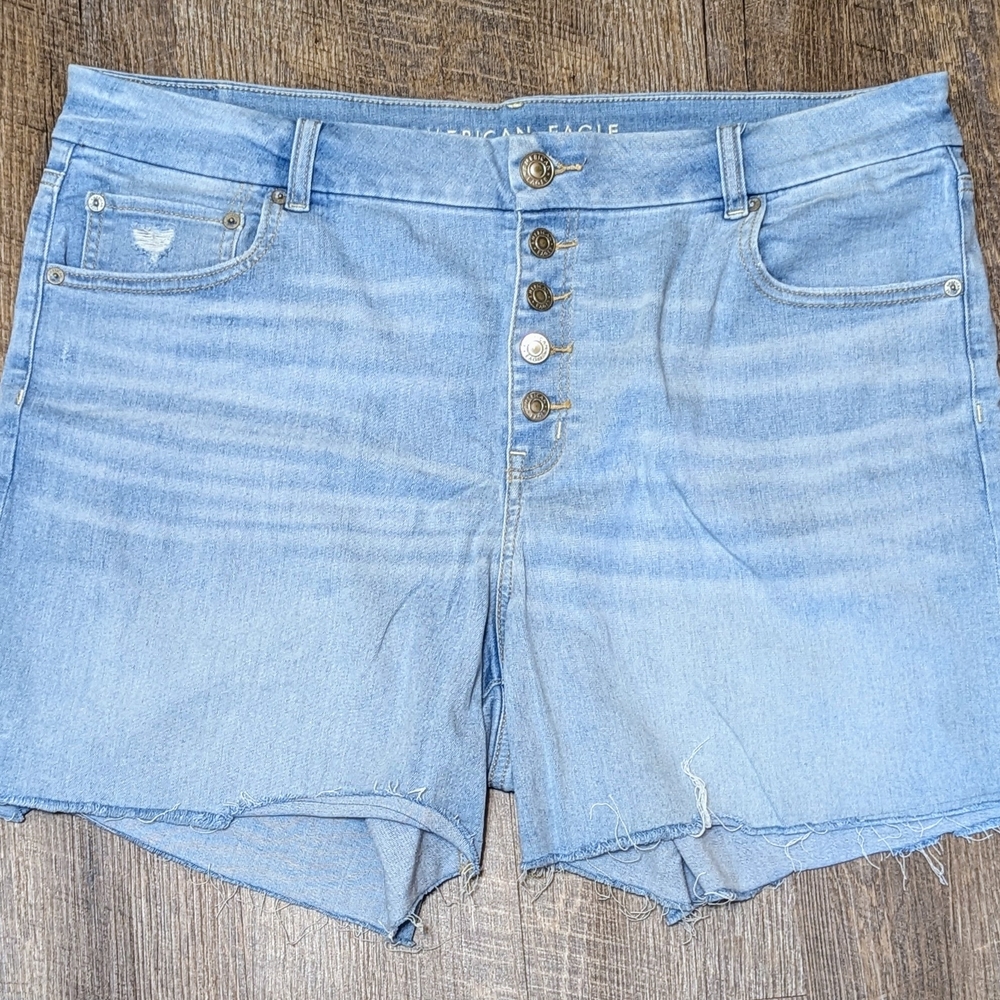 American Eagle Outfitters Women's Light Blue Curvy-Midi Shorts